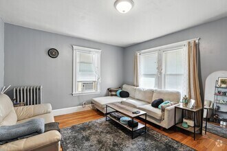 Building Photo - 64 Endicott St