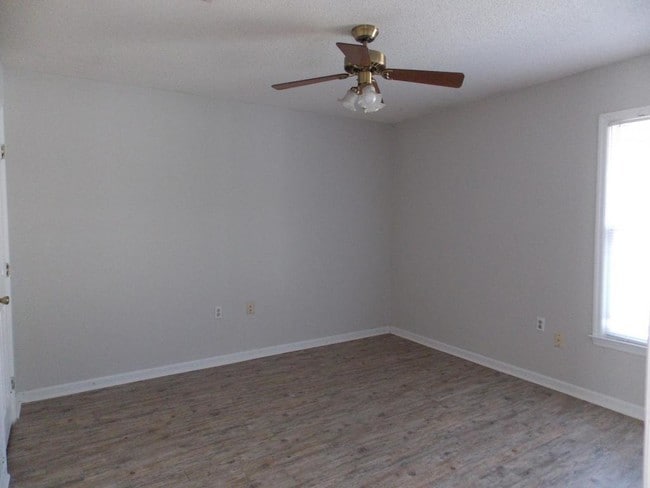 Building Photo - 140 Lanier Dr