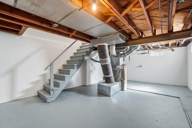 Building Photo - 1654 Ashland Ave