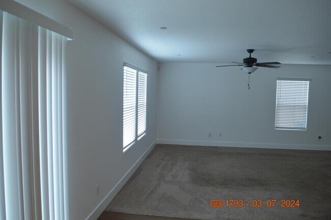 Building Photo - 1663 Thistle Ln