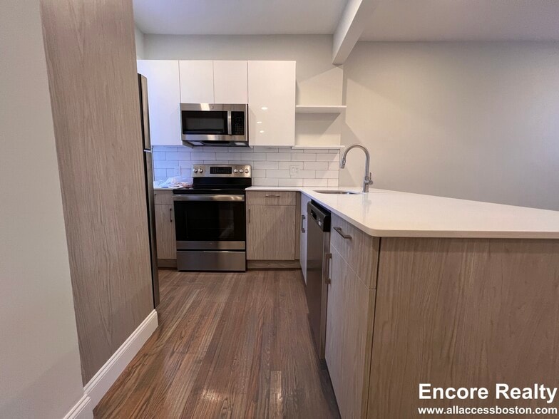 Building Photo - 11 Peterborough St