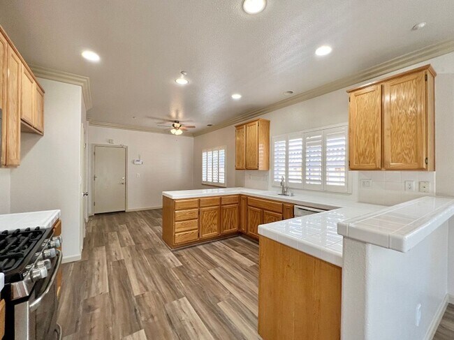 Building Photo - Spacious Four Bedroom Napa Home