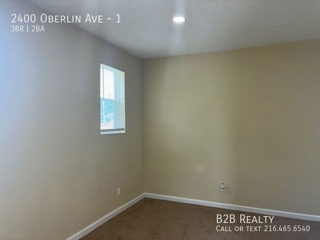 Building Photo - 2400 Oberlin Ave