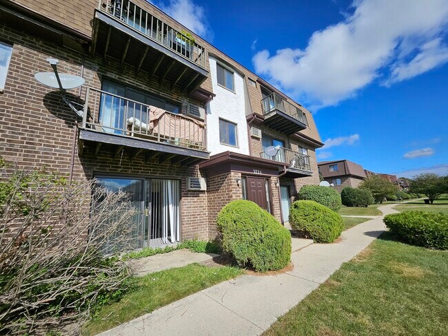 Building Photo - 3723 Salem Walk