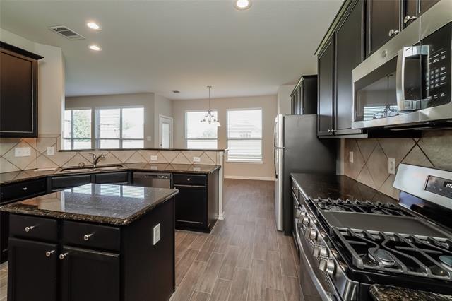 Building Photo - 700 Camellia Ct.