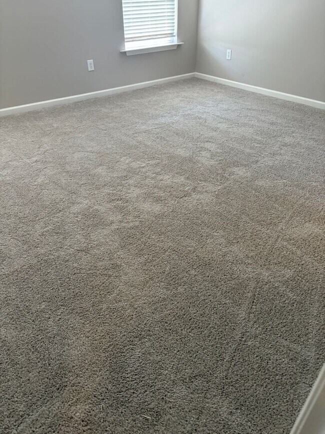 Building Photo - Lovely 3 Bedroom 2.5 bath Home in Bridges Estates, walking distance to Bridgeway Station!!