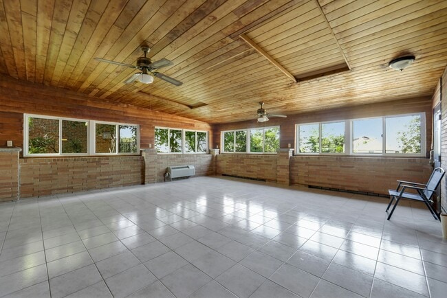Building Photo - 2413 Hammett Ave