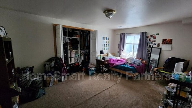 Building Photo - 203 W Coal Creek Dr