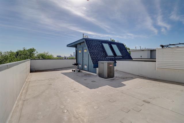 Building Photo - 183 S Prairie Ave