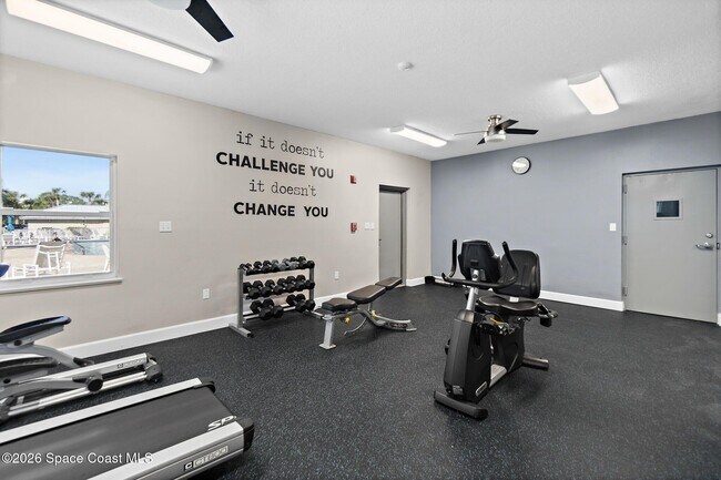 Building Photo - 601 Shorewood Dr