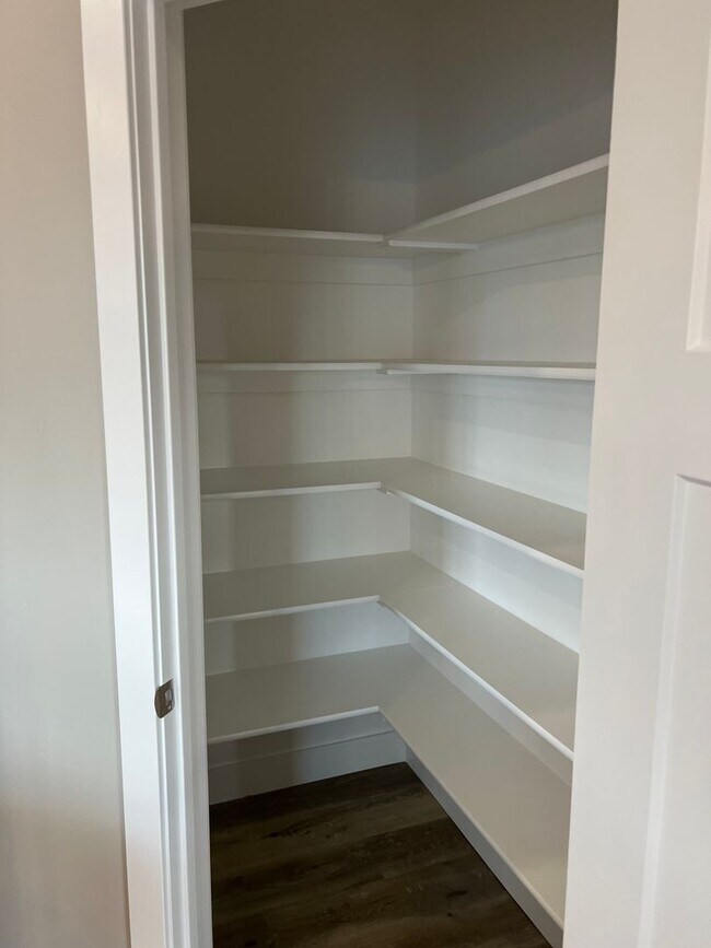 Building Photo - Brand new 3 bedroom 2.5 bathroom townhome