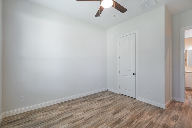 Building Photo - 25018 Rhett Butler Ct