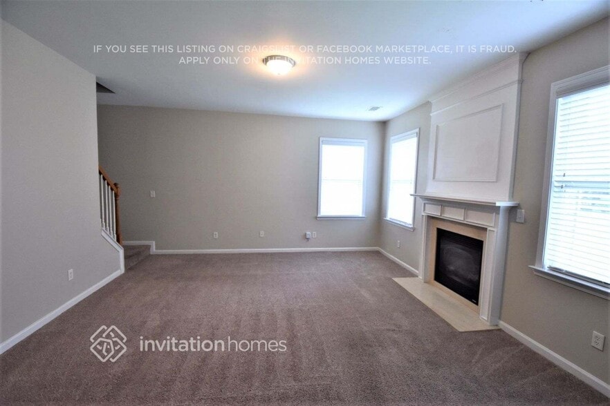 Building Photo - 7376 Blue Jay Way