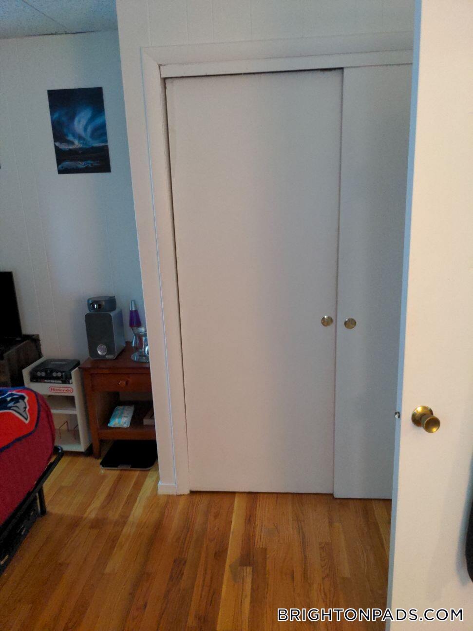 Building Photo - 199 Strathmore Rd