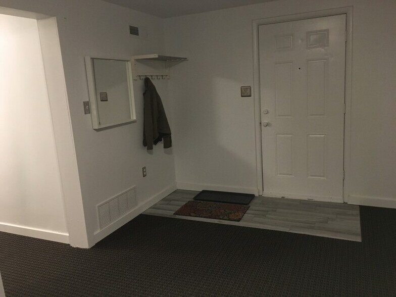 Building Photo - 1377 E 3000 S