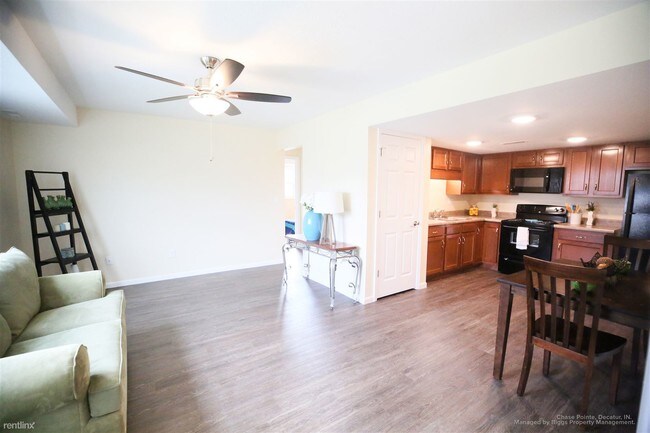 Building Photo - 2 br, 1 bath  - Chase Pointe