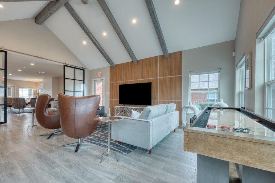 Braunfels Place apartments — community photo - Braunfels Place