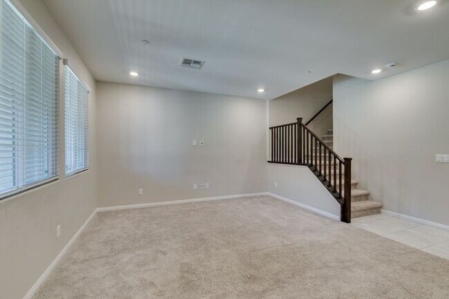 Building Photo - Bright & Spacious 3-Bedroom Home in Inspirada
