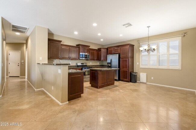 Building Photo - 2992 E Ravenswood Dr