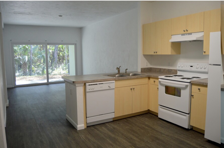 Primary Photo - 1800 vics way