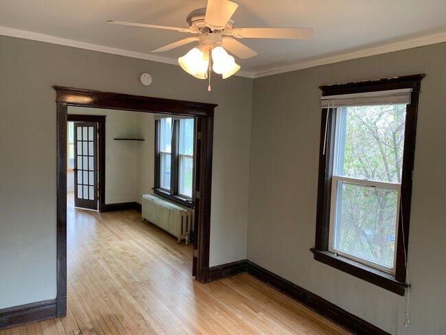 Building Photo - AVAILABLE JUNE 2025 - Great 4 Bed, 1 Bath in East Duluth!