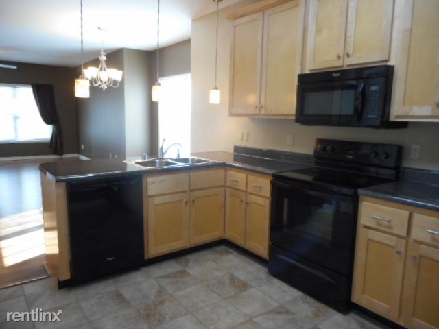 Building Photo - 215 Max Hampton St