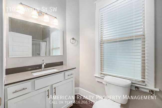 Building Photo - 1105 Dayton St SW