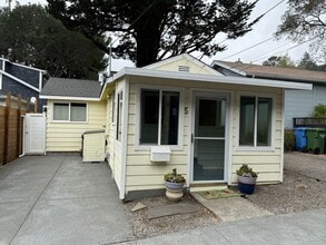 Building Photo - CHARMING 1Bd/1BA, MILL VALLEY HOUSE IN DES...