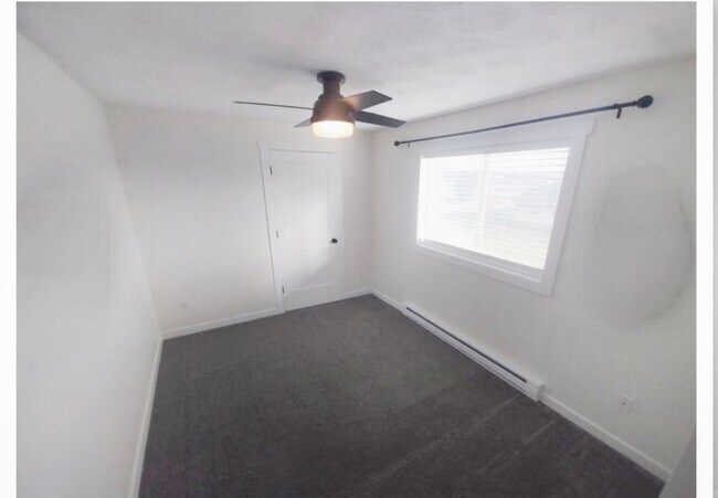 Building Photo - Comfort, Convenience, Charm