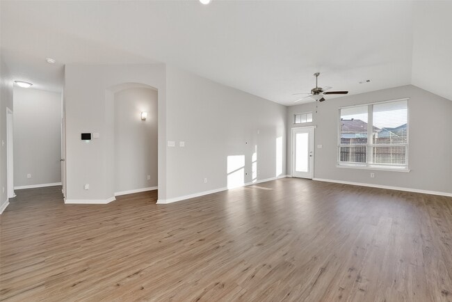 Building Photo - 151 Scenic Hills Ct