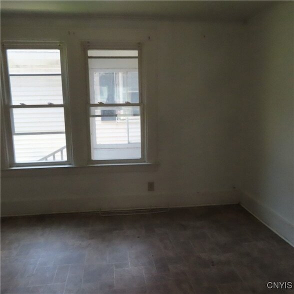 Building Photo - 735 N Alvord St
