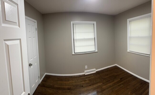 Building Photo - 8309 The Paseo