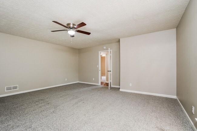 Building Photo - 2472 Hewatt Rd