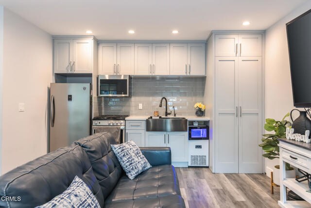 Building Photo - 4816 Indianola Way