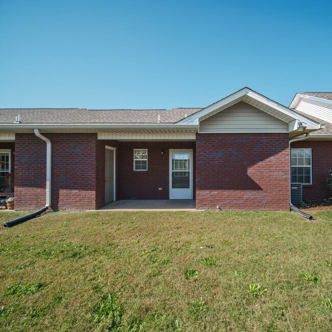 Building Photo - Single Level Villas****** Rent $924/month*********Hartselle