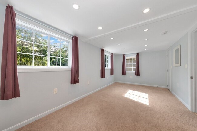 Building Photo - 19 Winthrop Ave