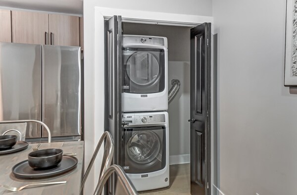 Building Photo - 2455 W McMicken Ave