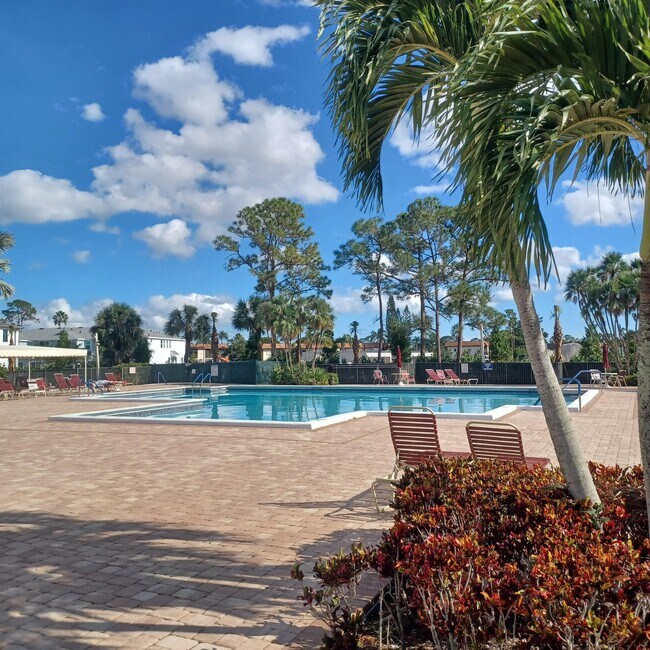 Building Photo - 4820 Lucerne Lakes Blvd W