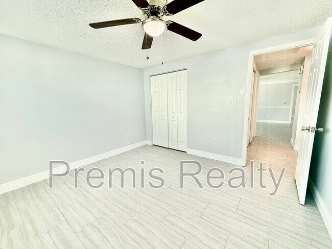 Building Photo - 11950 107th Ave N