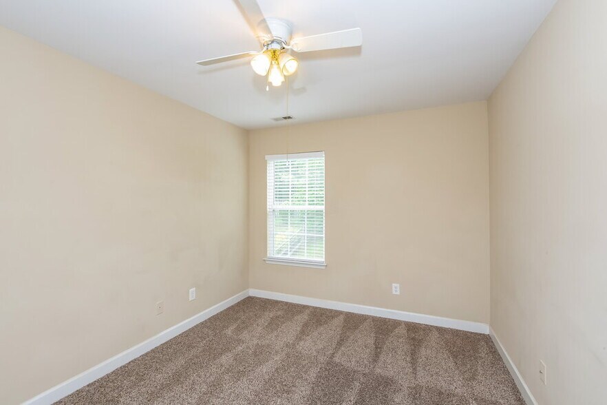 Building Photo - 4215 Sebring Ct SW