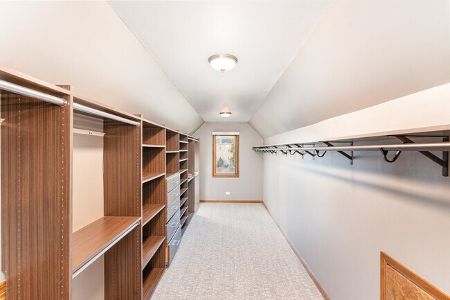 Building Photo - 841 Turnbridge Cir