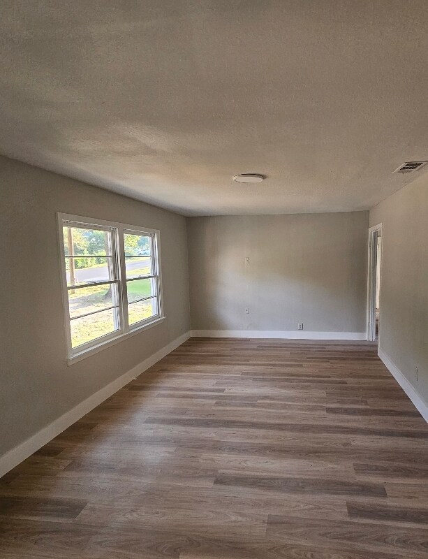 Building Photo - 1108 Raney Dr
