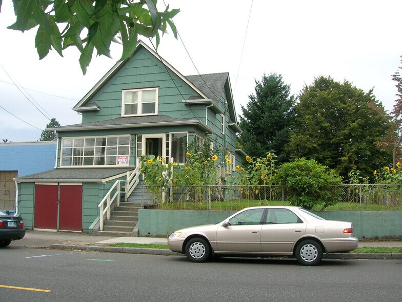 Primary Photo - 4743 N Albina Ave