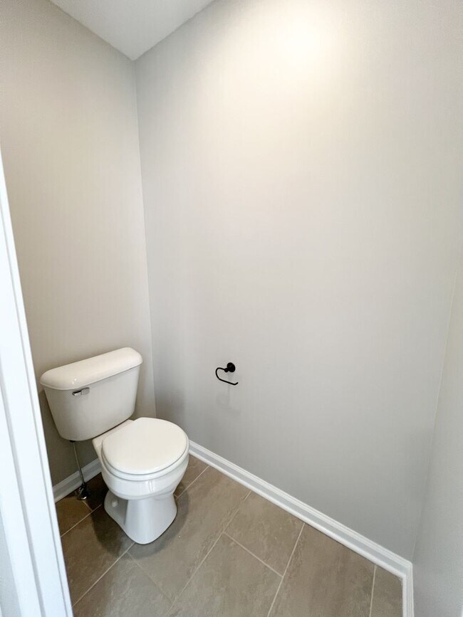 Building Photo - Move-In Specials Available! Must See-Stunn...