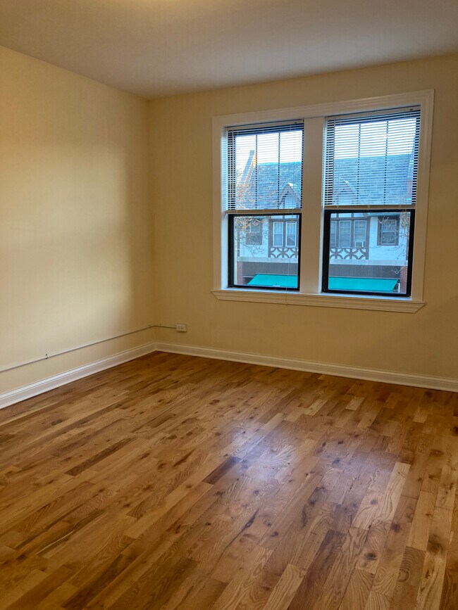 Building Photo - 338 Tudor Ct