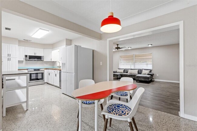 Building Photo - 2700 67th St N