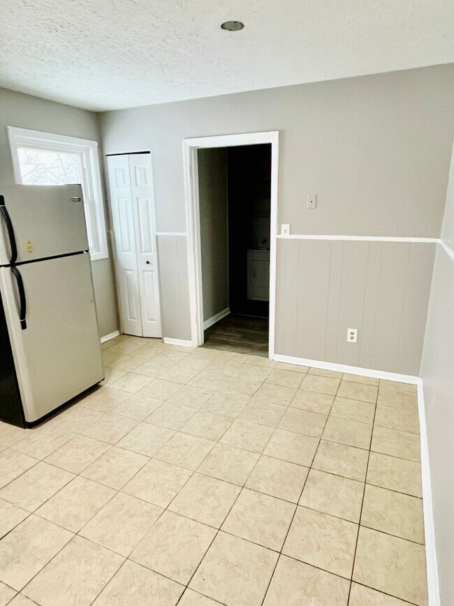 Building Photo - 4  Bedroom Home Ready Now