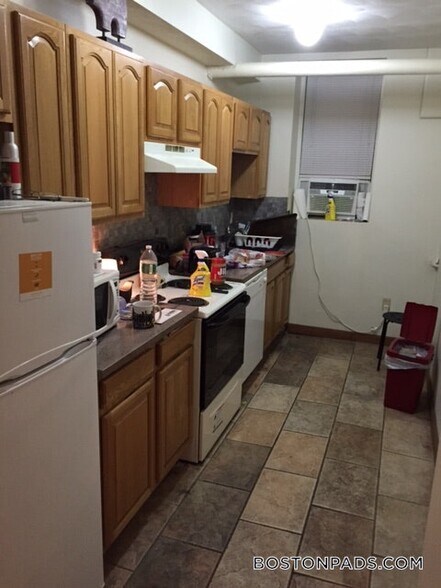 Building Photo - 115 St Stephen St