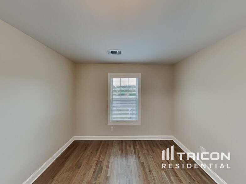 Building Photo - 335 Stonecrest Dr