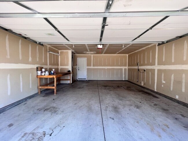 Building Photo - 14390 W Kettle Creek Dr